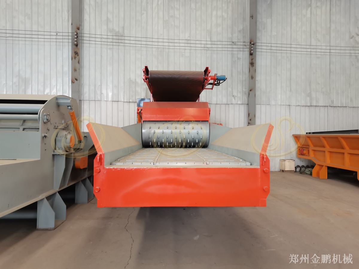 郑州金鹏树枝树根粉碎机用于生物质燃料预粉碎处理应用现场