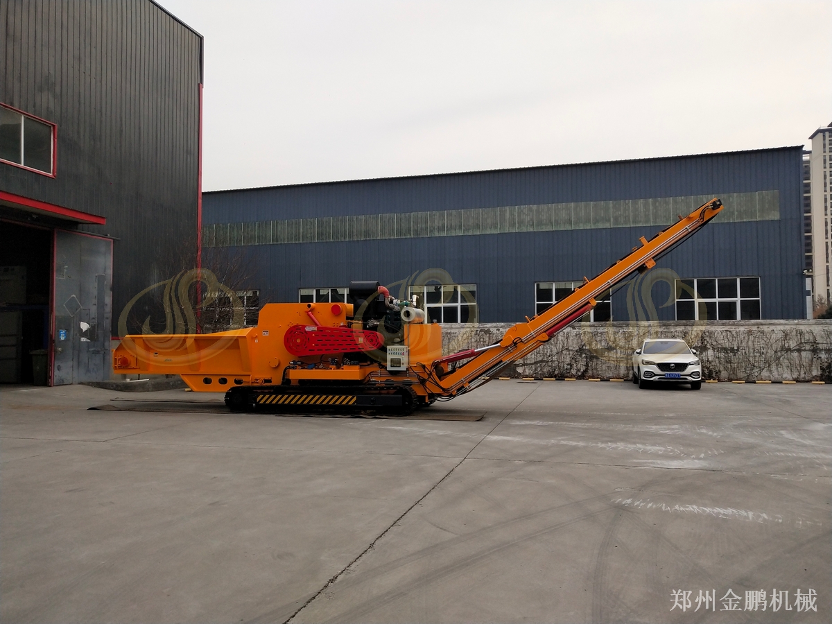 郑州金鹏自走式树枝粉碎机灵活应对分散作业现场应用现场