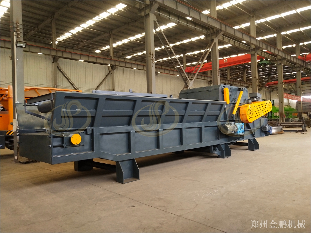 郑州金鹏大型树枝粉碎机处理园林修剪枝条介绍应用现场